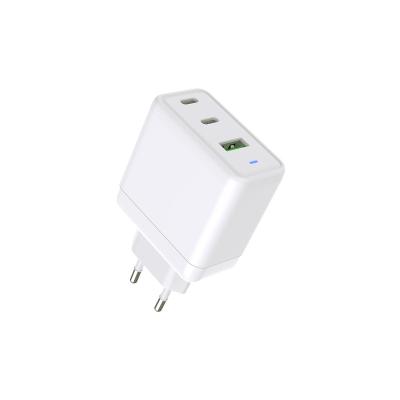 China LAPTOP CE ROHS kc ETL Certificate Fast Travel Charger Three Ports Mini Size 65W High Power Quick Fast Charging GaN Wall Charger for sale