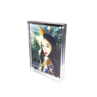 China Durable / High Gloss Clear Acrylic Photo Frame 4x6 Plexiglass Picture Display Stand for sale