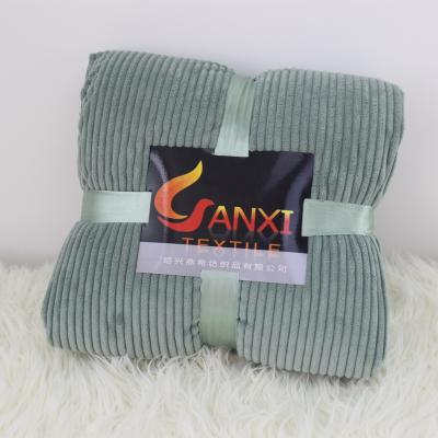 China Jacquard Factory Wholesale Fashion Soft Touch Flannel Fleece 100% Polyester Throw Blanket Coral for sale