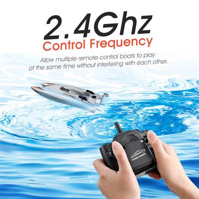 China RC Hobby Remote Control Boat for Kids and Adults, 2.4Ghz 2 Channels 25KM/H High Speed ​​Racing Boat Toy for Pools and Lakes for sale