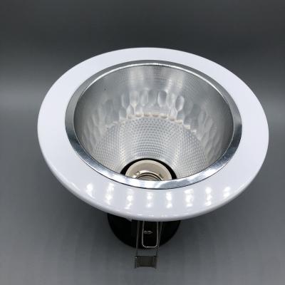 China Modern hot sale e27 round shape mounting vertical downlight housing with 2 year warranty for sale