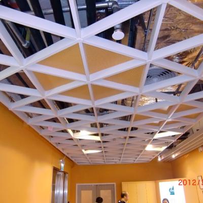 China Artistic Decorative Triangular Metal Grille Aluminum Ceiling Ceilings for sale