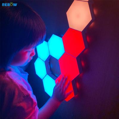 China Dropshipping Modern Bulk RGB Blind Sensitive Hexagon Touch Night Light Modular Wall Led Honeycomb Touch Quantum Hexagon Light for sale