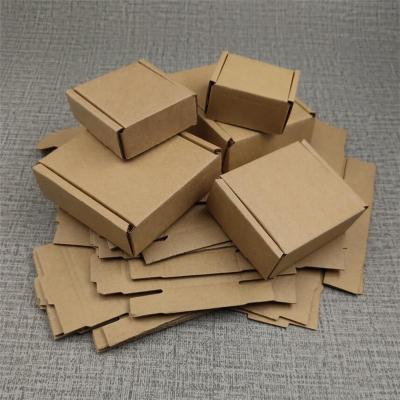 China Recyclable White Custom Size Logo Printing Packing Boxes Kraft Paper Cardboard Recyclable Corrugated Mailing Box for sale