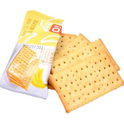 China Family 450gram Carton Package Banana Cookie Cheap Cream Cookie Gluten Free Cookies Soft Soda Cookie for sale