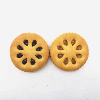 China Low Salt Filled Fruit Cookie and Jam Sandwich Repacement Meal Cookie Leisure Food for sale