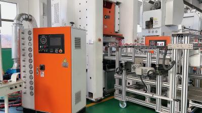 China ISO 36-70 Schokken/min Mitsubishi PLC Verstelbare elektrische voeder Aluminiumfolie pot maken machine LK-T80 Te koop