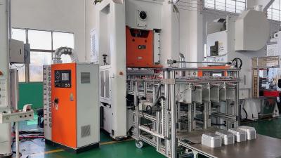 China ISO 9001 gecertificeerde 80TON capaciteit 12000pcs/uur Volledig automatische aluminium folie pot maken machine Te koop