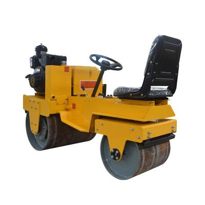 China Road Base Compaction Air Cooled 4 Stroke Mini Ride-On Road Roller 720kg Vibration Double Drum Compactor for sale