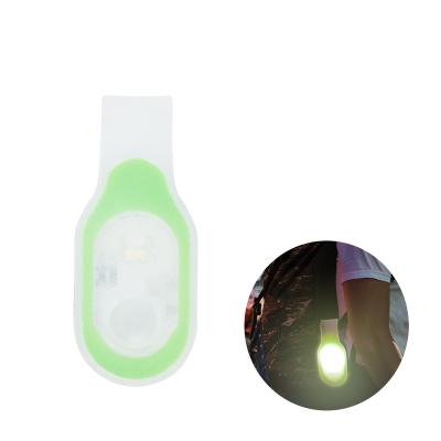 China Hand Hanging Mini Silicone Magnet Clip Light Free Warehouse Clip Outdoor Colorful Warning Safety Led Bicycle Backpack Button Light for sale