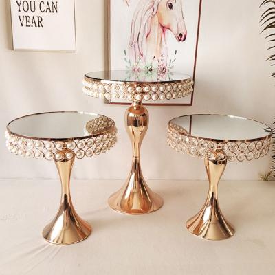 China Viable European Style Pearl Candle Holder Cake Stand Dessert Decoration Gold Party Wedding Cake Porta Velas Table for sale