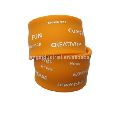 China 2021 Ethnic cheap custom promotional silicone slap wristband slap band for sale