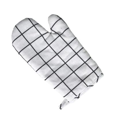 China Resistance Kitchen Traditional Hot Microwave Oven Gloves Oven Mitts Cotton for sale