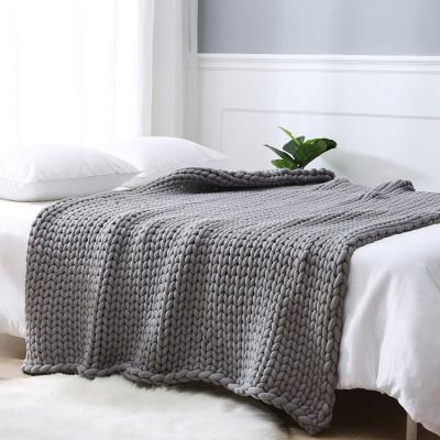 China Chunky Knit Throw Blanket Tight-Knit Chunky Knitted Blanket Handwoven Cozy Anti-Static Chenille Breathable Blanket for sale