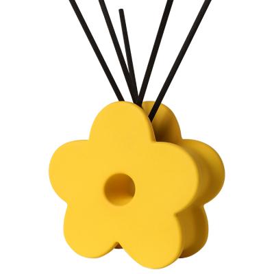 China Minimalist Flower Shape No Fire Essential Oil Aromatherapy Decoration Ceramic For Home Decor for sale