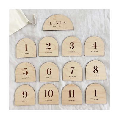 China Newborn Europe Nursery Photography Photo Props Arch Wooden Semicircle Baby Milestone Cards Discs Monthly Shower Gift Set Decor for sale