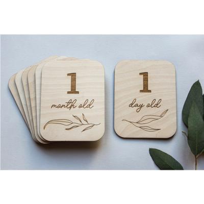 China Europe Newborn Nursery Engraver Wood Sign Baby Monthly Wooden Milestone Cards Labels Shower Gift Set Decor Photography Props for sale