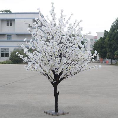 China Environmental White Mini Indoor Decorative Sakura Flower Artificial Flower Wedding Peach Cherry Blossom Tree Table Centerpieces for sale