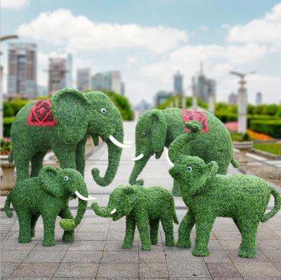 China Environmental Giant Outdoor Artificial Topiary / Elephant Grass Plant Sculpture Green Sculpture For Garden Decor for sale