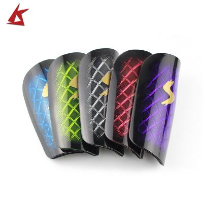 China Lightweight Ks-7028# Customized Lightweight Football Shin Pads Soccer Shin Guard for sale