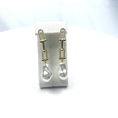 China CLASSIC 18K Gold Jewelry Pearl Link Drop Pearl Fashion Trend Fashion Freshwater Earrings for sale