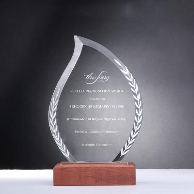 China MH-JB232 Gift Wooden Crystal Trophy Customized Engarve Tall Glass Plate Reward Empty Wooden Trophy for sale