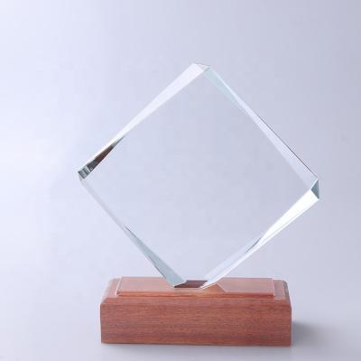 China MH-JB231 Gift Customized Empty Crystal Engarve Trophy Award Clear Glass Wood Plate Award Trophy for sale