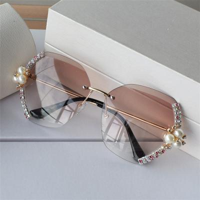 China Classic Fashion Sunglasses Factory Main Product Sunglasses Girls Sunglasses Recycling for sale