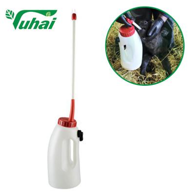 China 4L frasco de alimentação animal PE material tubo longo 44*26,5mm Equipamento de pecuária para cabras à venda