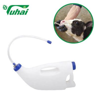 Cina 1 gal Bottiglie per l'alimentazione dei vitelli Bottiglie di plastica per l'alimentazione degli animali Attrezzature per l'allevamento di bovini, vitelli e pecore in vendita