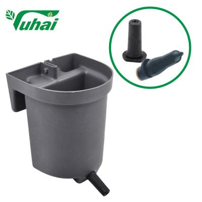 China 3L Feeding Buckets Gray Cow Feeding Bucket With One Teat For Dairy Farm Calves Feeding for sale