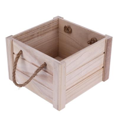 Cina Europe Multifunctional Wooden Crates With Rope Handle Wooden Storage Crate Portable Wooden Display Crate in vendita