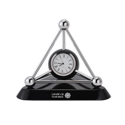 China High End Antique Style Triangle Office Gift Rewards Business Clock Black Glossy Finish Wooden Clock for sale