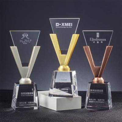 China Wholesale Europe Engraved K9 Crystal Metal V Shape Trophy Award for sale