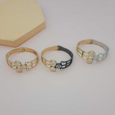 China Femme Chunky Bangles Jewelry Women Gold Silver Bracelets Pulseras Fashionable Custom Made Women Bracelet for sale