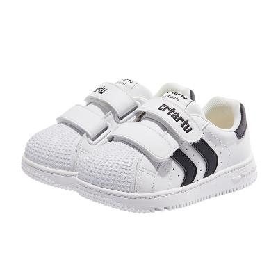 China Lightweight Children's Sports Shoes Boys And Girls School Home Wear Sneaker Breathable Casual Walking Shoes for sale