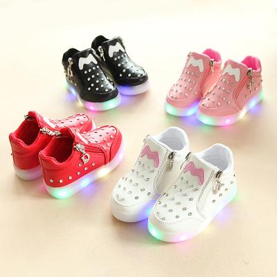 China New Breathable Arrive Fashion Kids Casual Light Up Luminous Rhinestone Children's LED Girls Soft Casual Shoes for sale