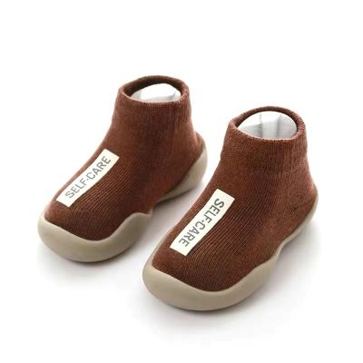 China Winter High Quality Soft Soled Spring Lighted Non-slip Walking Shoes Autumn Breathable Baby Boys and Girls Shoes Toddler Booties for sale