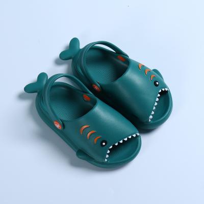 China Light Weight 2022 Summer Animal Design Childern Sandals Shark Sandals Kids Cute Shark Slippers for sale