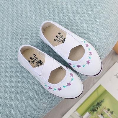 China Baby Kids Wholesale White Foldable Little Girl Dance Shoes Cheap Girls Stretch Canvas Embroidered Dancing Shoes For Baby for sale