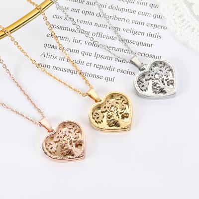 China Environmentally Friendly Dongguan Christmas Tree Popular Stainless Steel Jewelry Pendants Heart Shaped Necklaces for sale