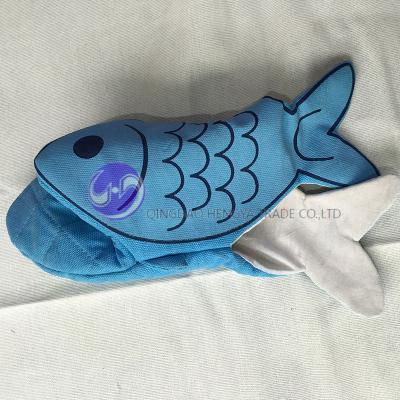 China Printed Custom Design Cow Fish Animal Shaped Oven Glove for sale