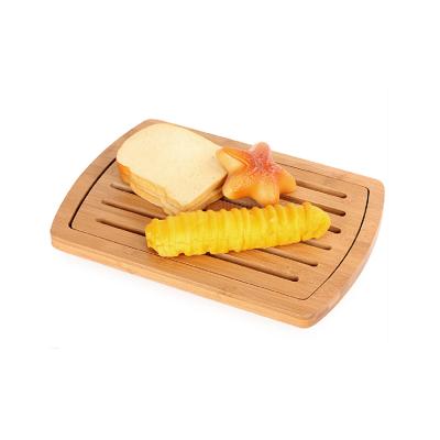 China Eco-friendly Bamboo Slotted Guide Bread Slicing Cutting Board With Crumb Tray for sale