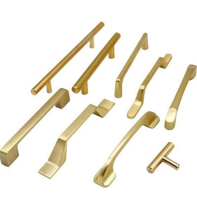 China Easy Installation Gold Color Brass Furniture Pull Handles Handle And Sets 138mm 60 G Furniture Drawer Wardrobe Knob Zinc Alloy Long Handle Dresser for sale