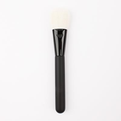 China Blush Brush 30115 New Product Makeup Brush Repairing Low Highlighting Blush Brush Portable Makeup Tool for sale