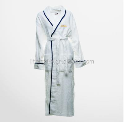 China High Quality Breathable Pure White 100%cotton Hotel Bathrobe for sale