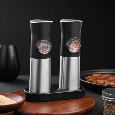 China Kitchen Spice Salt Crusher Charging Base Kitchen Gift Manual Spice Grinder Electric Powered Salt and Pepper Grinder for sale