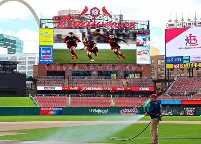 China Tableros de publicidad del estadio de P10 LED para la publicidad comercial del perímetro de los deportes en venta