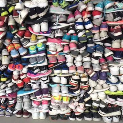 China Fashion Trend Used Shoes Mix Kids And Adults Size TO MIX USED SHOES Quality Used Nice Shoes In Container for sale