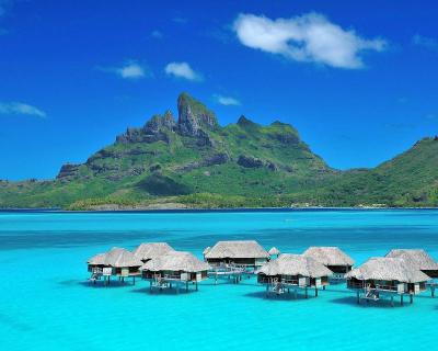 China Beautiful Roof Framing Holiday Bungalows , Australia light steel roof truss Prefabricated OverWater Bungalow for sale